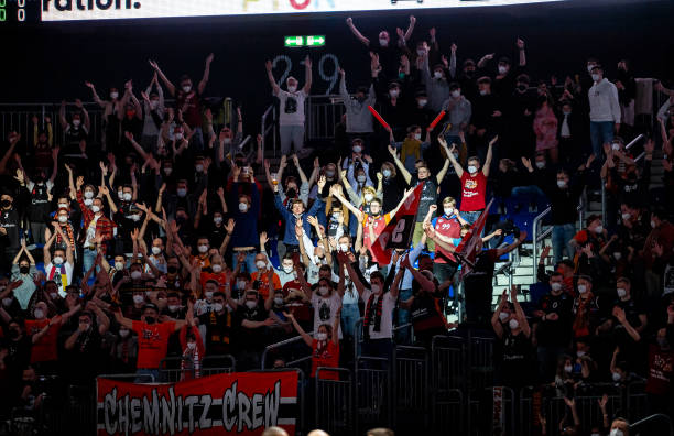 他们之间的 他们之间的