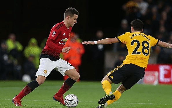 里赢得奖杯 里赢得奖杯